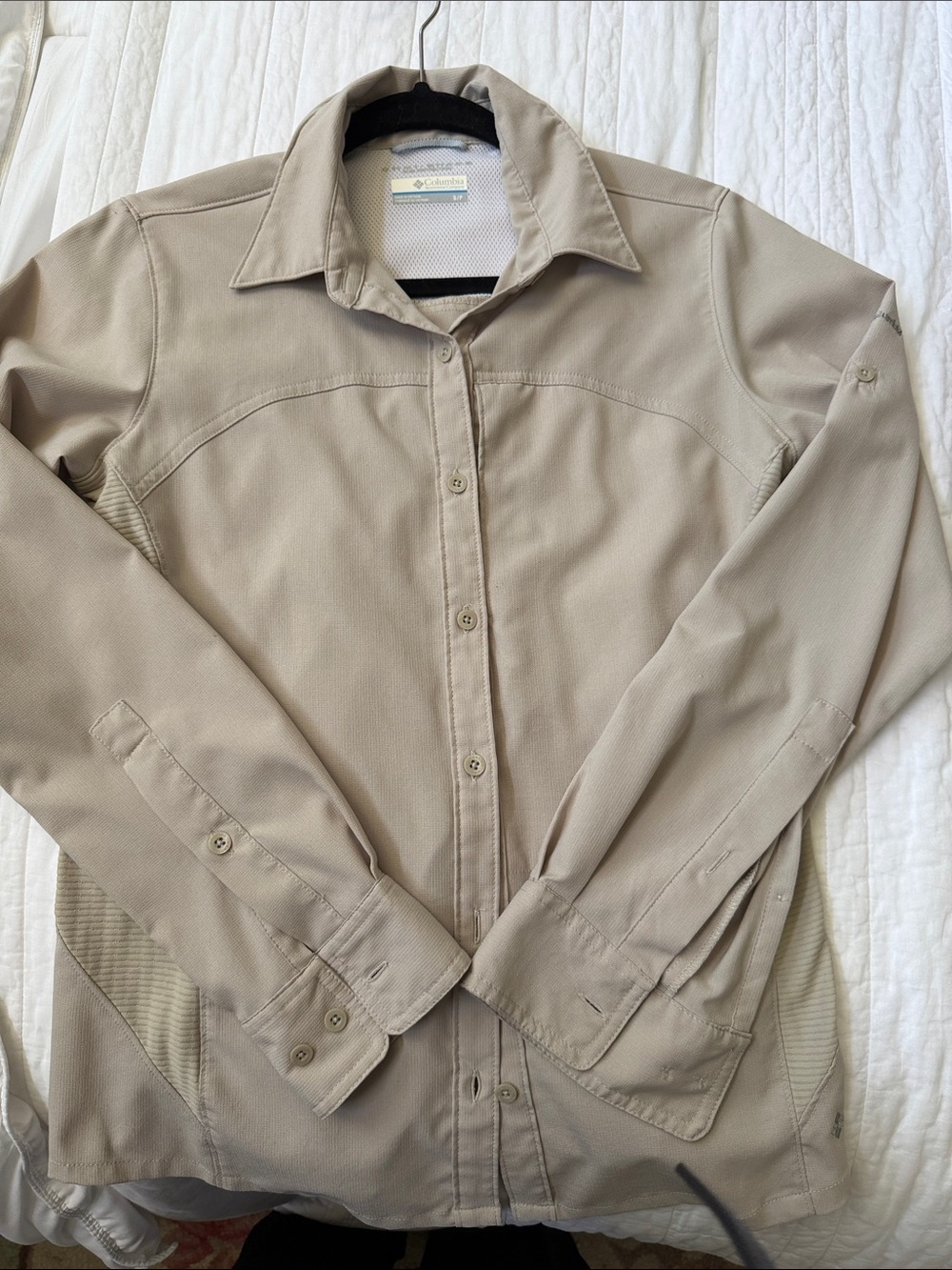 Columbia Women’s  Beige Button-Front Outdoor Shirt Jacket